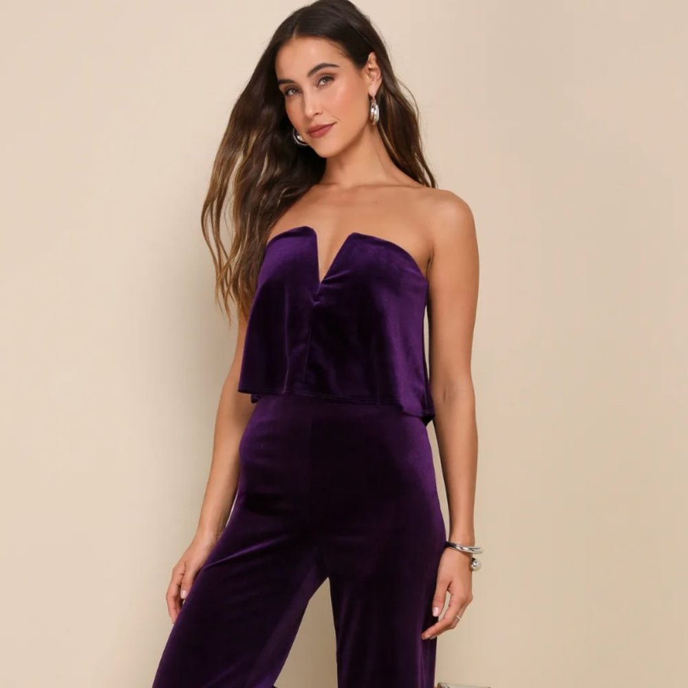 Lulu’s Power of Love Purple Velvet Strapless Jumpsuit, size Medium